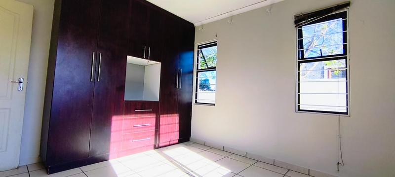 2 Bedroom Property for Sale in Pacaltsdorp Western Cape